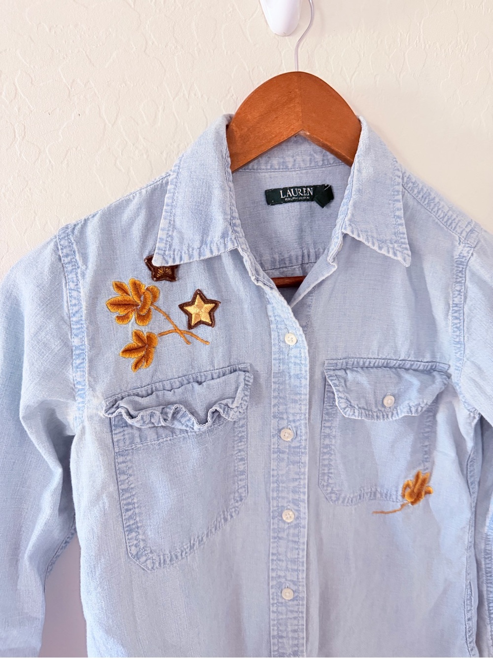 Lauren Ralph Lauren Light Wash Denim Button-Up Shirt Embroidered Chambray XS - Picture 2 of 7